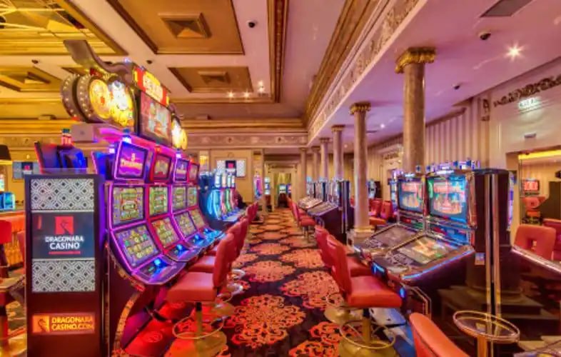Meja Domino QQ HD langsung di studio kasino helompo dengan dealer profesional